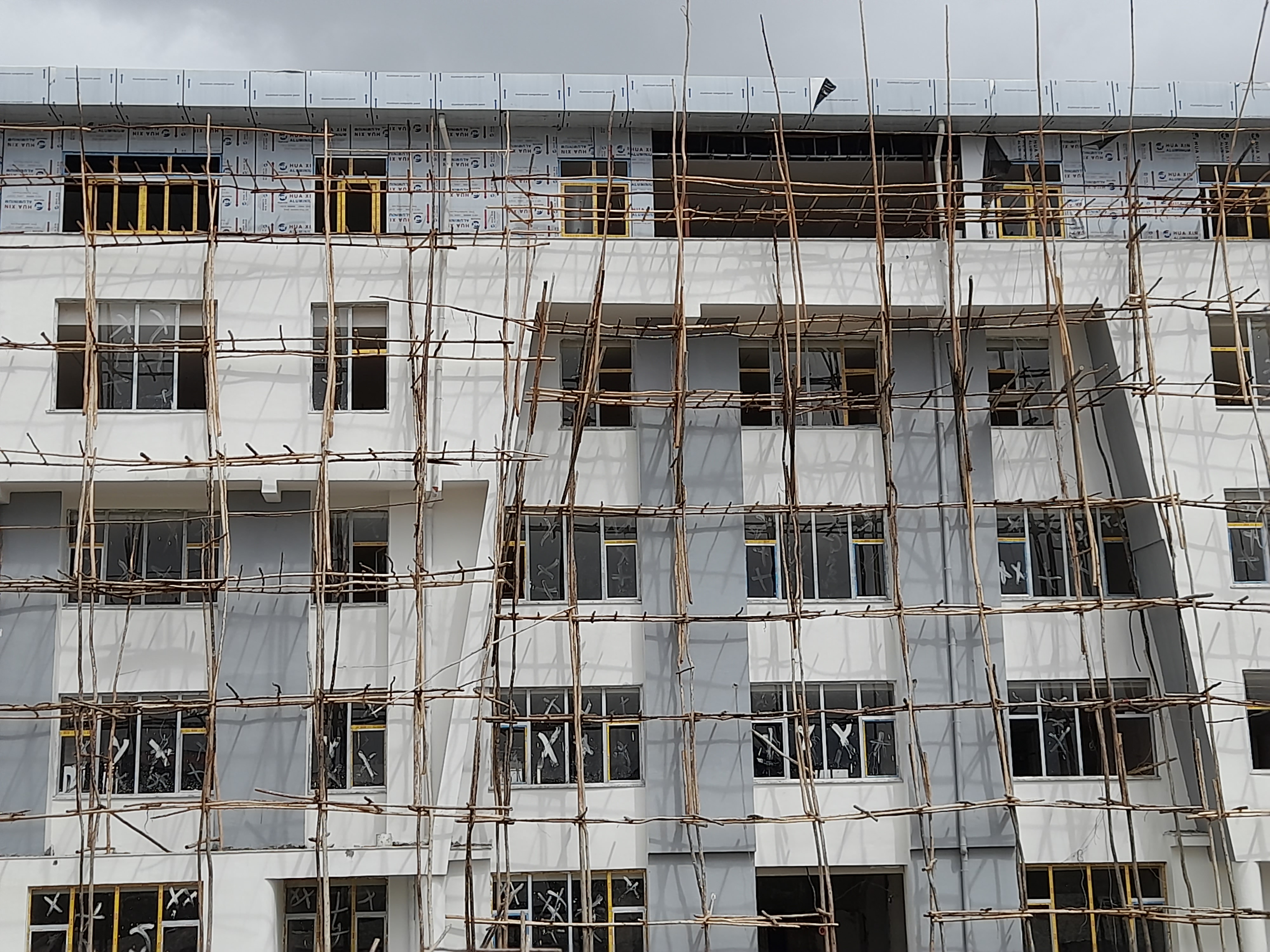 Lege -Tafo Renovation G+3+T For Administration Office - Gallery Image